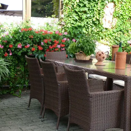 - Gaestehaus Koen Apartment Zeltingen-Rachtig